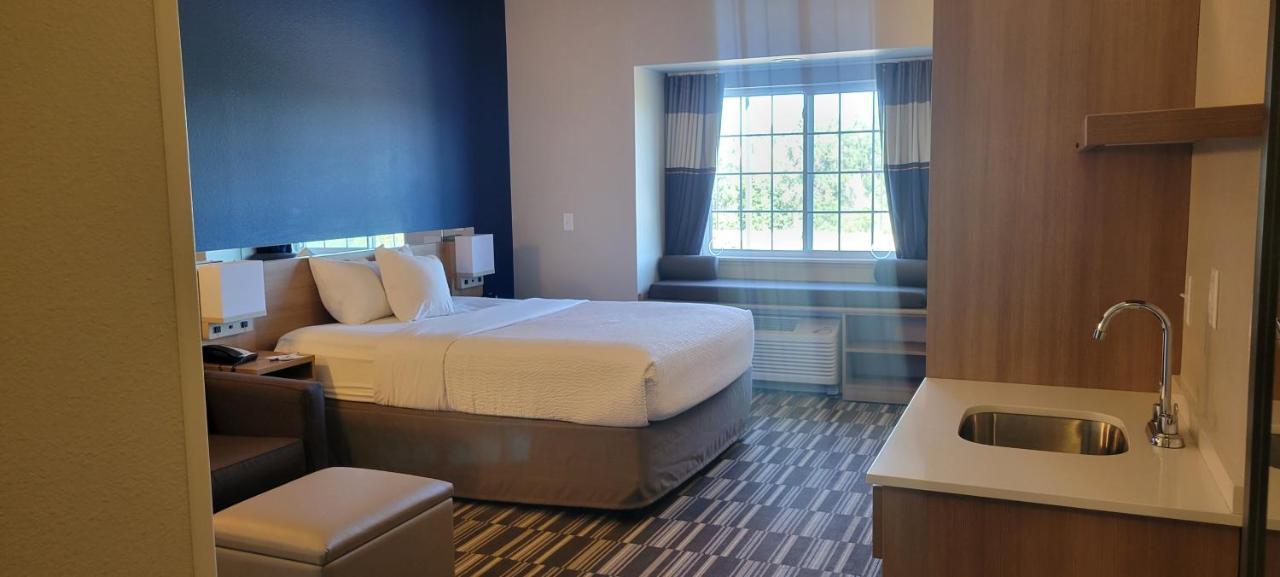 Microtel Inn & Suites By Wyndham Fountain Fort Carson Exteriér fotografie