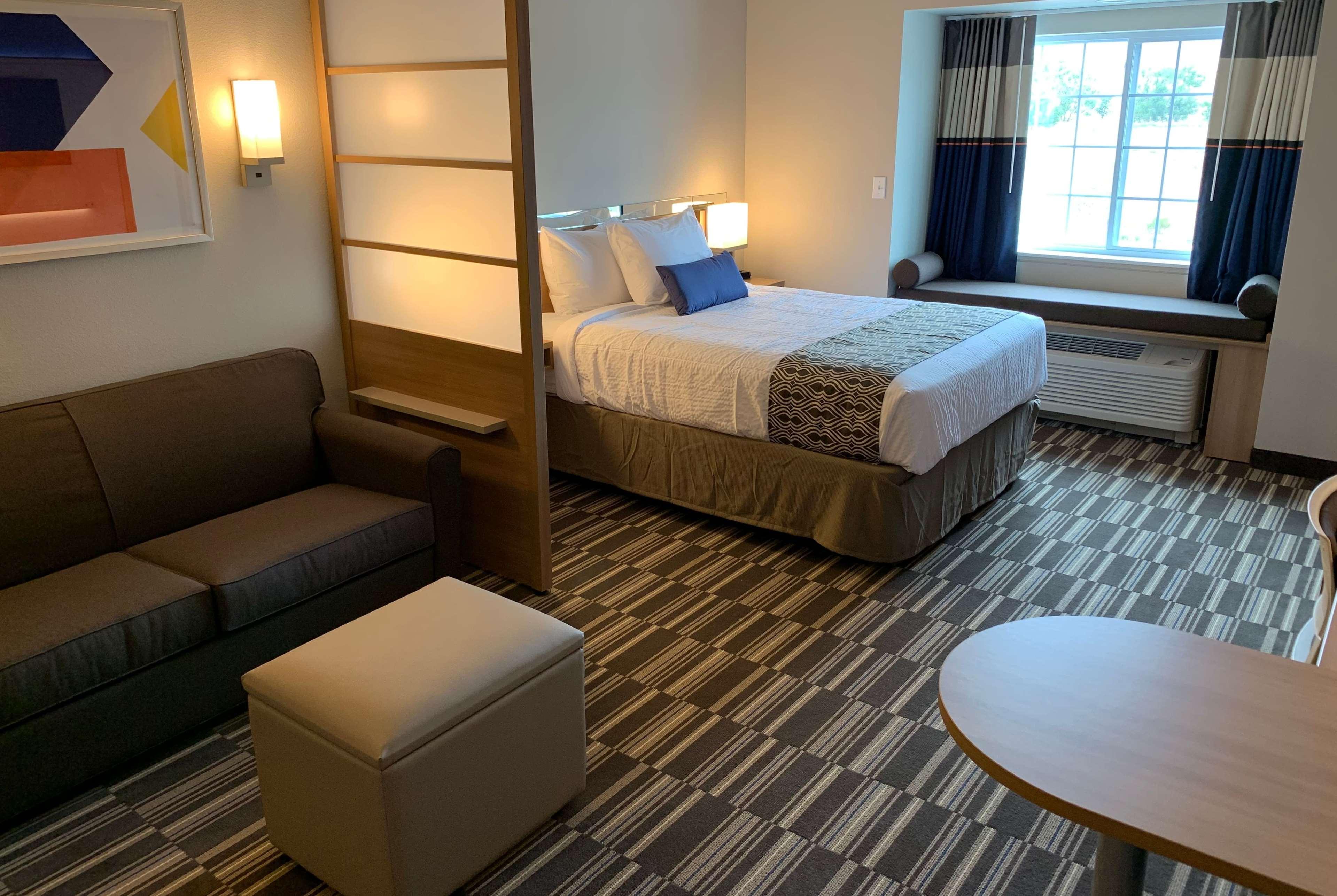 Microtel Inn & Suites By Wyndham Fountain Fort Carson Exteriér fotografie
